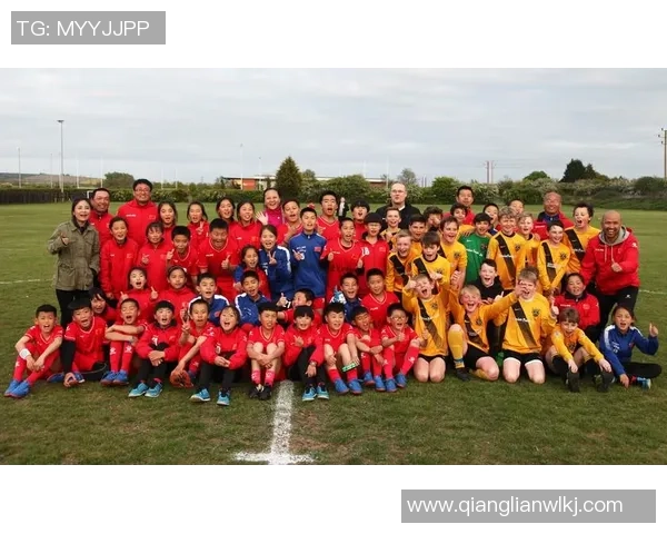 足球巨星重返绿茵场精彩瞬间回顾视频引发球迷热议与期待 足球巨星重返绿茵场精彩瞬间回顾视频引发球迷热议与期待