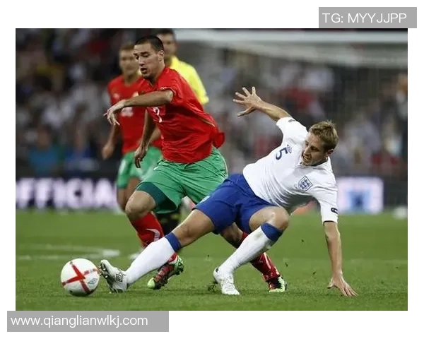 足球明星受伤瞬间集锦回顾痛苦与坚持的瞬间与荣耀的背影 足球明星受伤瞬间集锦回顾痛苦与坚持的瞬间与荣耀的背影