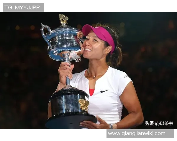 李娜专访：从羽毛球新星到世界冠军的辉煌历程回顾