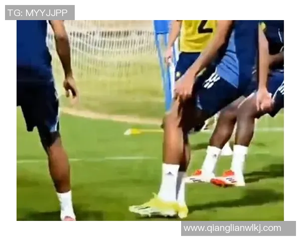 C罗足球明星亲授技巧让你轻松掌握踢足球的秘诀与训练方法