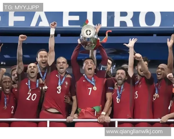 重庆足球队逆袭之路:杯赛中的传奇故事与奋斗精神 重庆足球队逆袭之路:杯赛中的传奇故事与奋斗精神